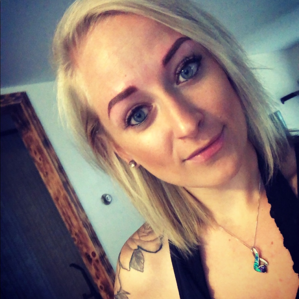 Meet your Posher, Ashley